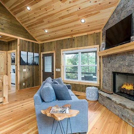 The Llaguna Lodge - New Cabin, Sleeps 10, Fire Pit, Hot Tub, In Blue Ridge , Ga Luaran gambar