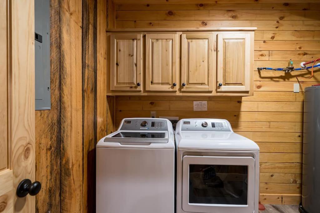 The Llaguna Lodge - New Cabin, Sleeps 10, Fire Pit, Hot Tub, In Blue Ridge , Ga Luaran gambar