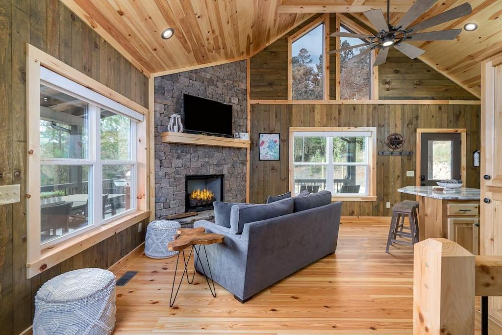The Llaguna Lodge - New Cabin, Sleeps 10, Fire Pit, Hot Tub, In Blue Ridge , Ga Luaran gambar