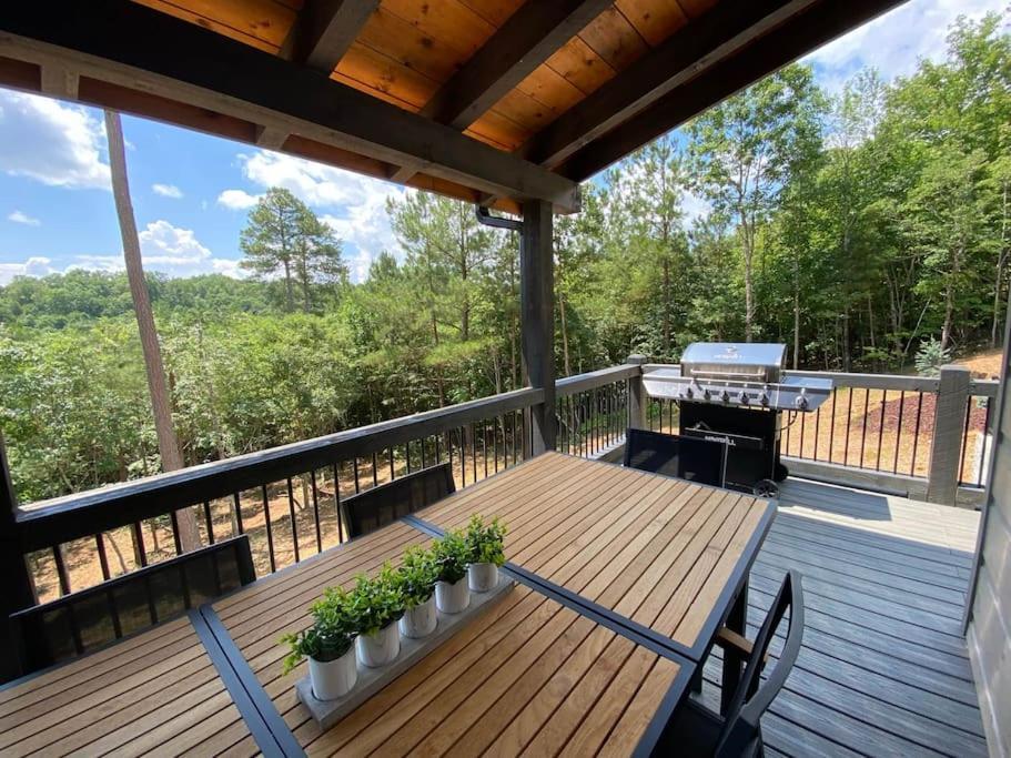 The Llaguna Lodge - New Cabin, Sleeps 10, Fire Pit, Hot Tub, In Blue Ridge , Ga Luaran gambar
