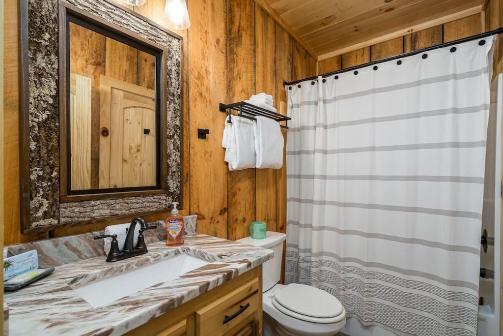 The Llaguna Lodge - New Cabin, Sleeps 10, Fire Pit, Hot Tub, In Blue Ridge , Ga Luaran gambar