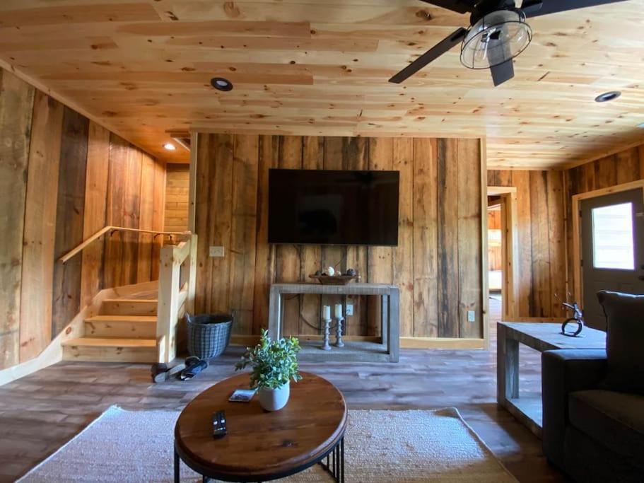The Llaguna Lodge - New Cabin, Sleeps 10, Fire Pit, Hot Tub, In Blue Ridge , Ga Luaran gambar