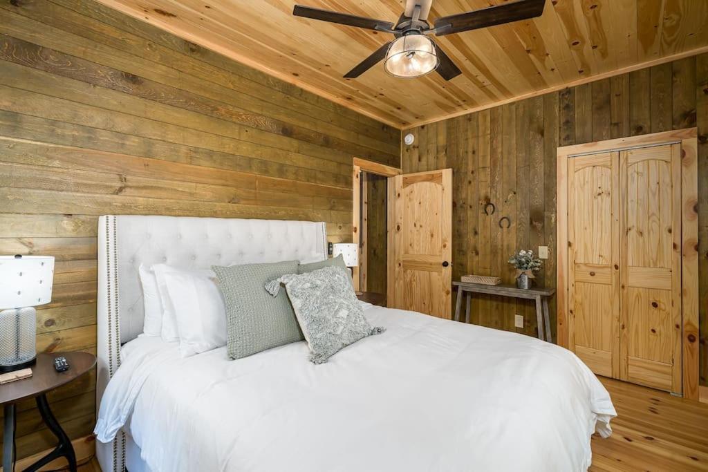The Llaguna Lodge - New Cabin, Sleeps 10, Fire Pit, Hot Tub, In Blue Ridge , Ga Luaran gambar