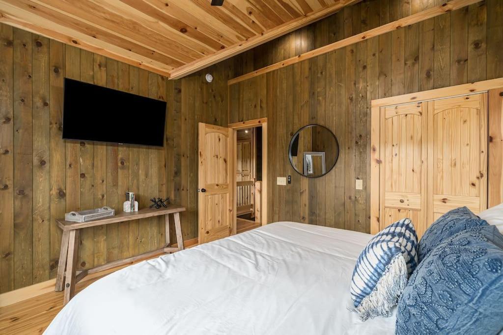 The Llaguna Lodge - New Cabin, Sleeps 10, Fire Pit, Hot Tub, In Blue Ridge , Ga Luaran gambar
