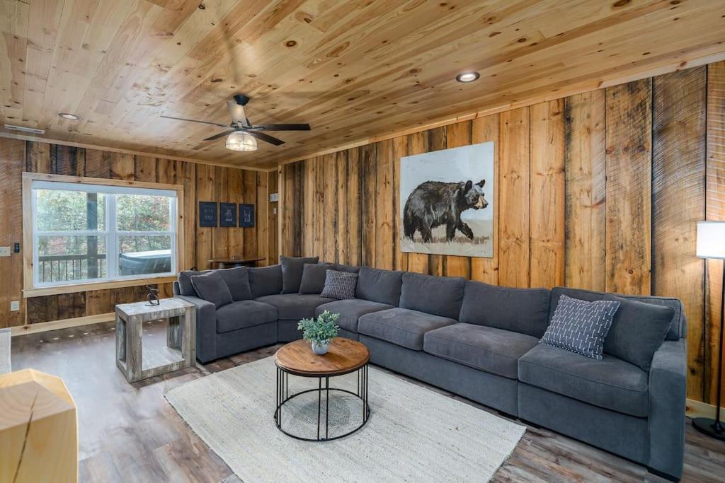 The Llaguna Lodge - New Cabin, Sleeps 10, Fire Pit, Hot Tub, In Blue Ridge , Ga Luaran gambar
